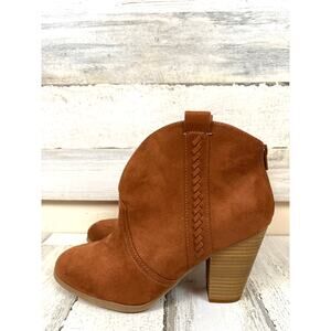 Cato Womens 9 Brown Faux Suede Braided Western Ankle Cowboy Heeled Boots NEW
